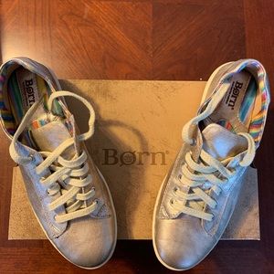 Women’s Born Sneakers Size 7M (Ilisha Silver)